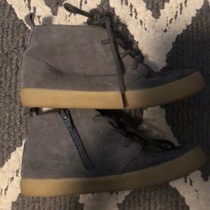 Boys Gap grey suede chugga boot